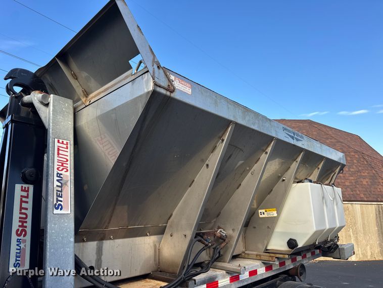 image for item ER0230 2012 Freightliner 108SD hook lift truck