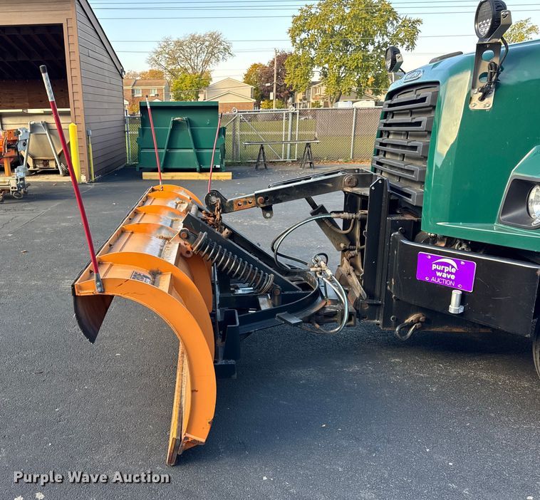 image for item ER0230 2012 Freightliner 108SD hook lift truck