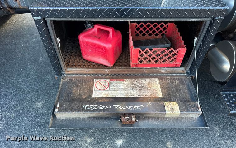 image for item ER0230 2012 Freightliner 108SD hook lift truck