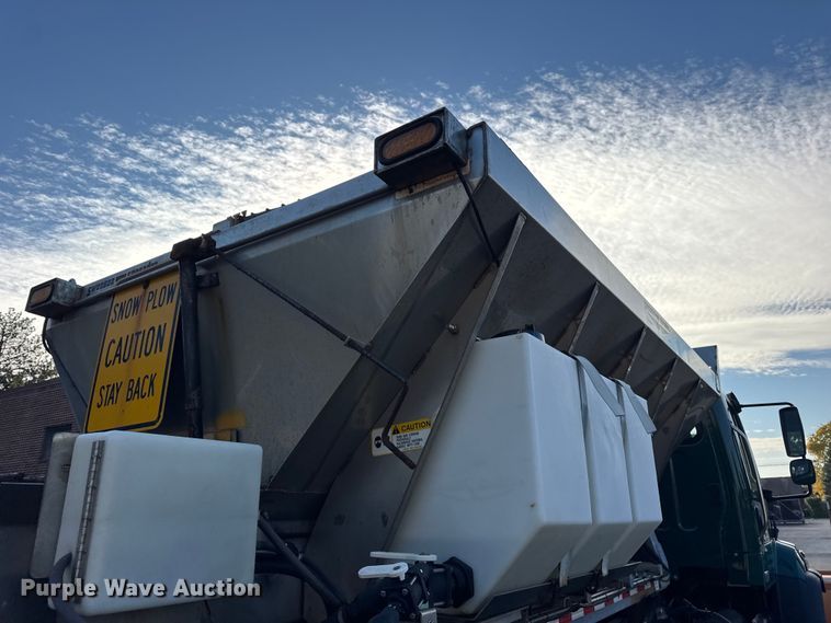 image for item ER0230 2012 Freightliner 108SD hook lift truck