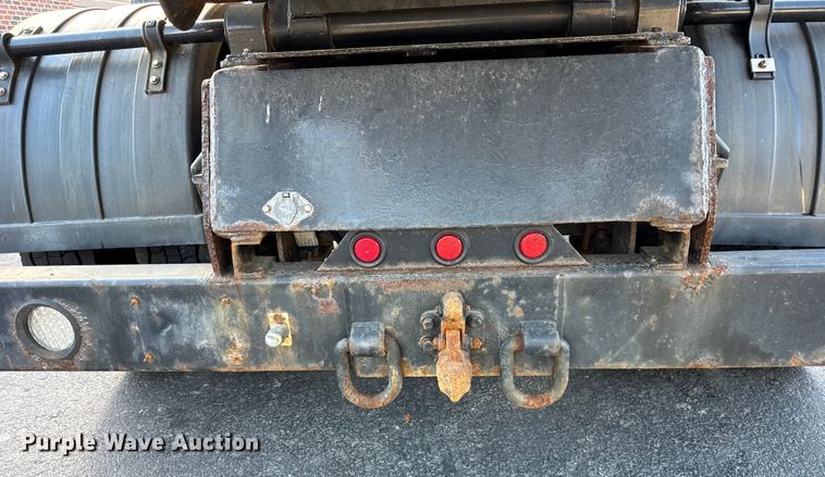 image for item ER0230 2012 Freightliner 108SD hook lift truck