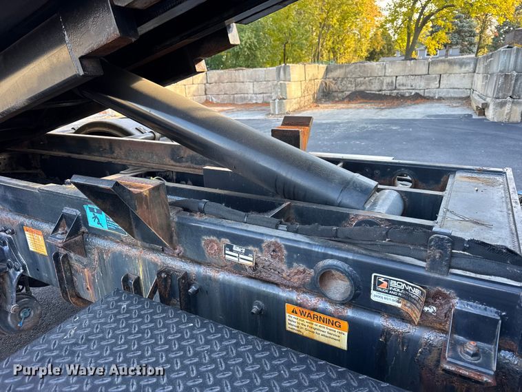 image for item ER0230 2012 Freightliner 108SD hook lift truck