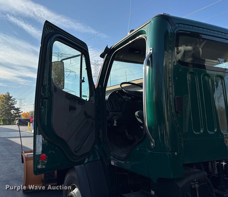 image for item ER0230 2012 Freightliner 108SD hook lift truck