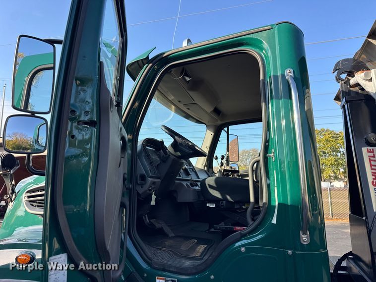 image for item ER0230 2012 Freightliner 108SD hook lift truck