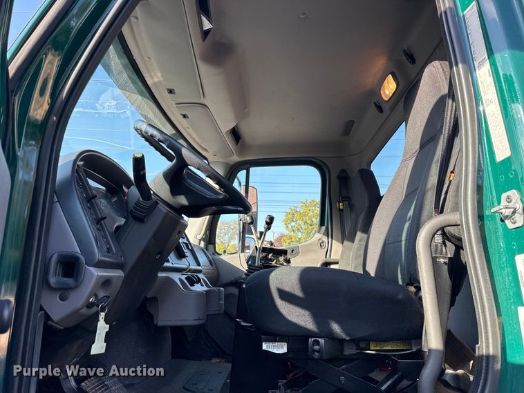 image for item ER0230 2012 Freightliner 108SD hook lift truck