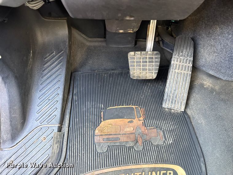 image for item ER0230 2012 Freightliner 108SD hook lift truck