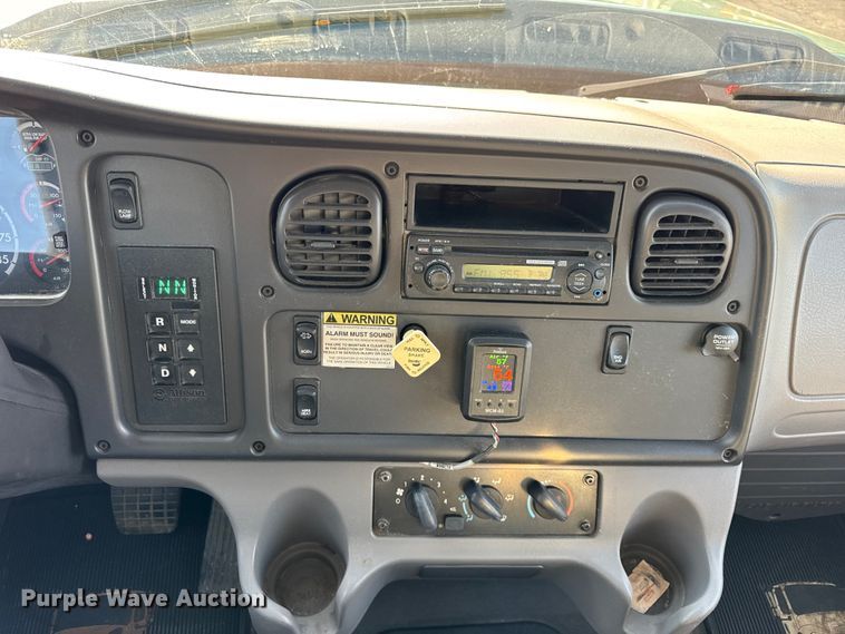 image for item ER0230 2012 Freightliner 108SD hook lift truck