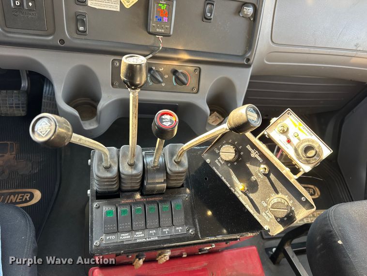 image for item ER0230 2012 Freightliner 108SD hook lift truck