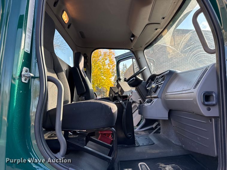 image for item ER0230 2012 Freightliner 108SD hook lift truck