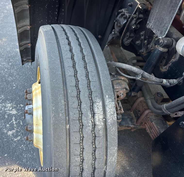 image for item ER0230 2012 Freightliner 108SD hook lift truck