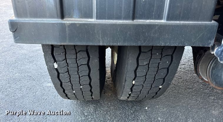 image for item ER0230 2012 Freightliner 108SD hook lift truck