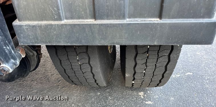 image for item ER0230 2012 Freightliner 108SD hook lift truck