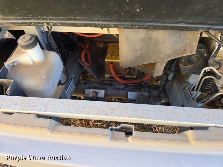 image for item ES2528 2002 Ford Th!nk Neighbor golf cart