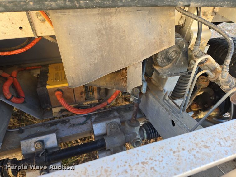 image for item ES2528 2002 Ford Th!nk Neighbor golf cart