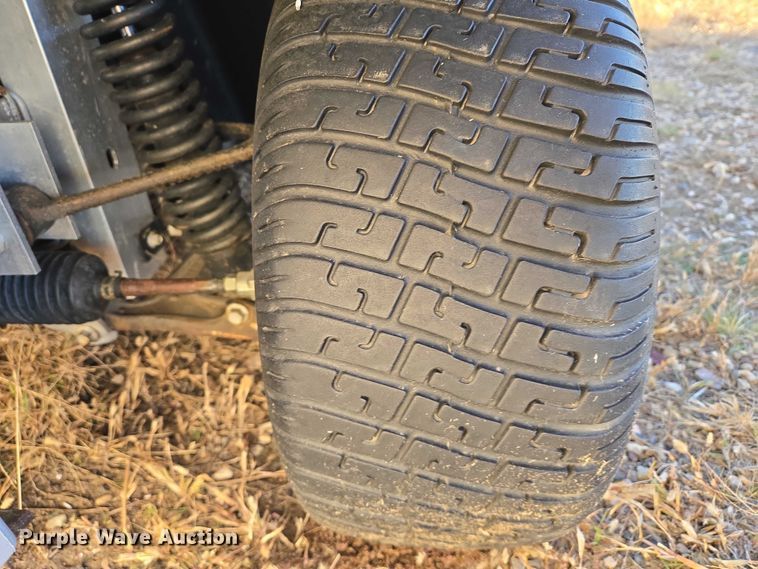 image for item ES2528 2002 Ford Th!nk Neighbor golf cart