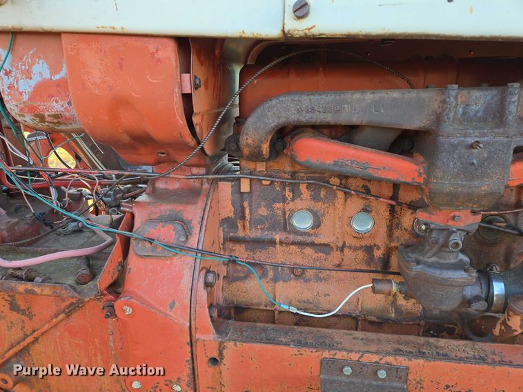 image for item ES2529 International Harvester Farmall 706 tractor