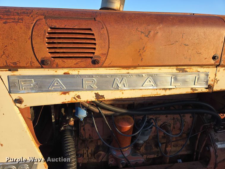 image for item ES2529 International Harvester Farmall 706 tractor