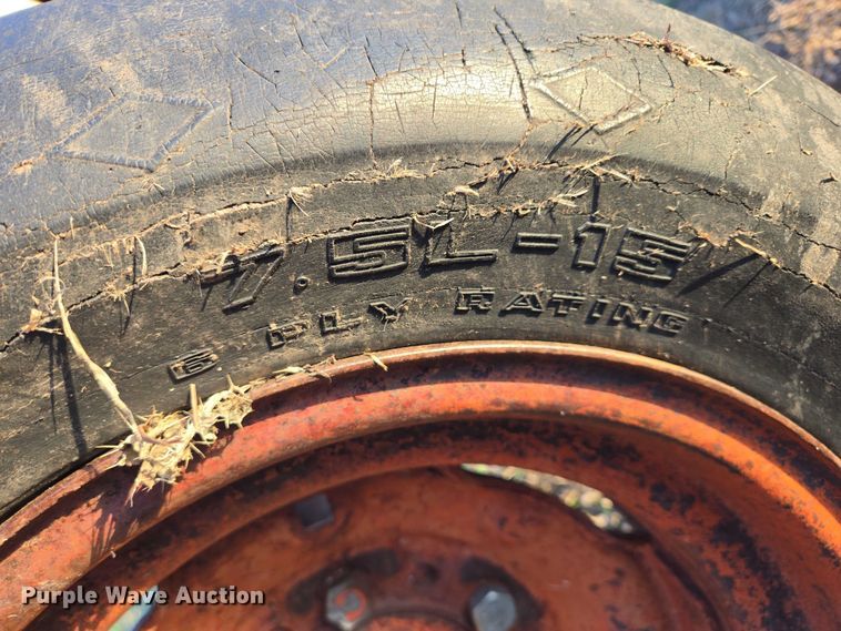 image for item ES2529 International Harvester Farmall 706 tractor