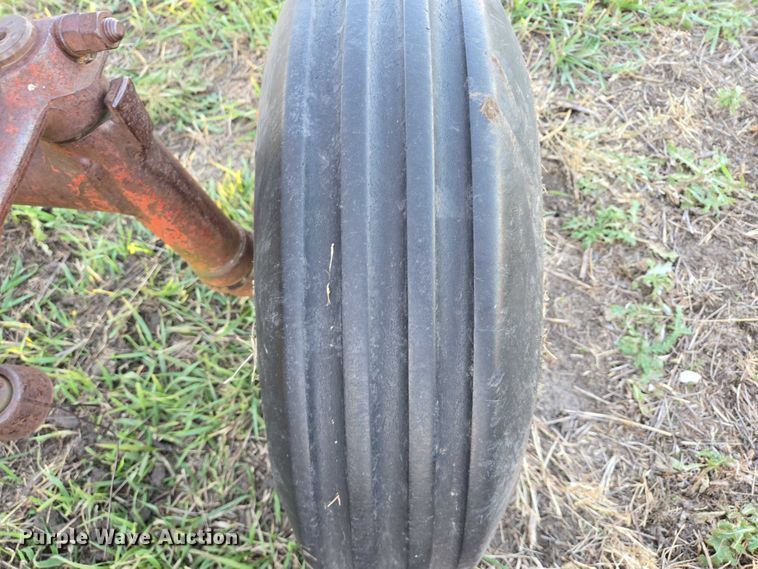 image for item ES2529 International Harvester Farmall 706 tractor