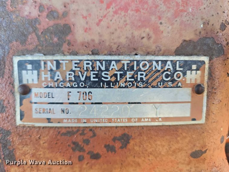 image for item ES2529 International Harvester Farmall 706 tractor
