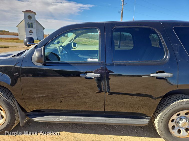 image for item ES2530 2013 Chevrolet Tahoe Police SUV