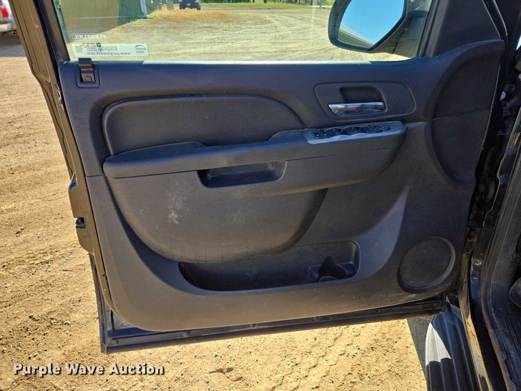 image for item ES2530 2013 Chevrolet Tahoe Police SUV