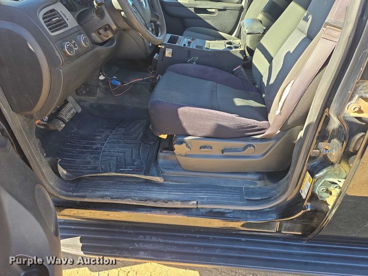 image for item ES2530 2013 Chevrolet Tahoe Police SUV