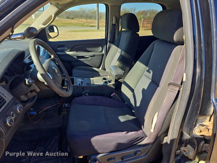 image for item ES2530 2013 Chevrolet Tahoe Police SUV