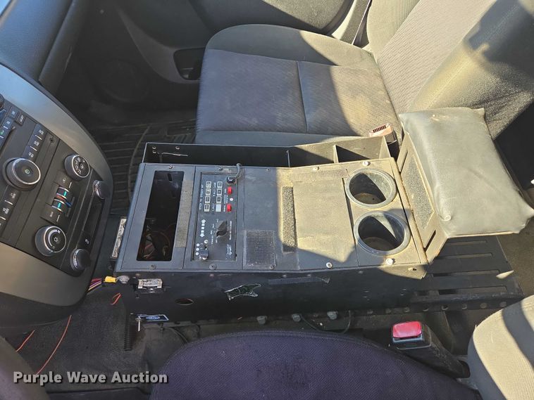 image for item ES2530 2013 Chevrolet Tahoe Police SUV