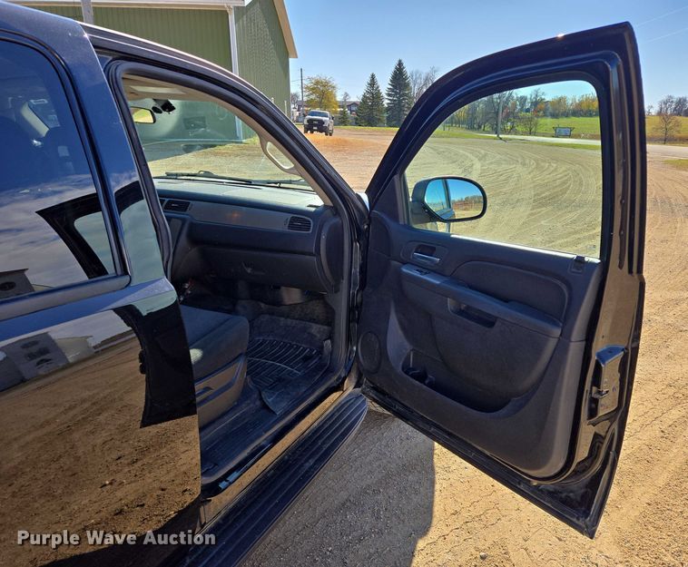 image for item ES2530 2013 Chevrolet Tahoe Police SUV