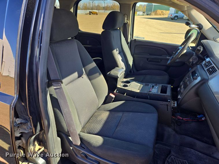 image for item ES2530 2013 Chevrolet Tahoe Police SUV