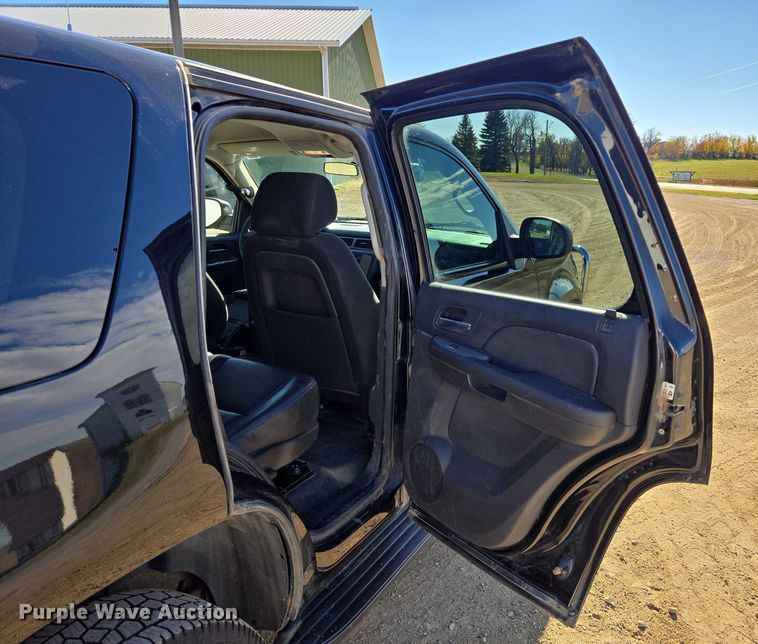 image for item ES2530 2013 Chevrolet Tahoe Police SUV