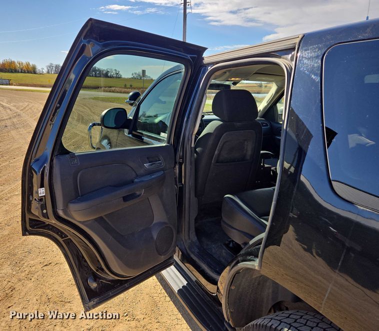 image for item ES2530 2013 Chevrolet Tahoe Police SUV