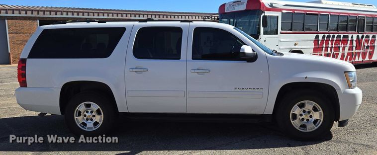 image for item ET5240 2012 Chevrolet Suburban SUV