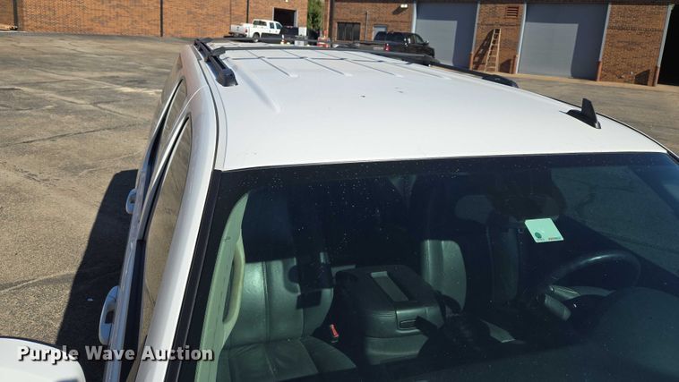 image for item ET5240 2012 Chevrolet Suburban SUV