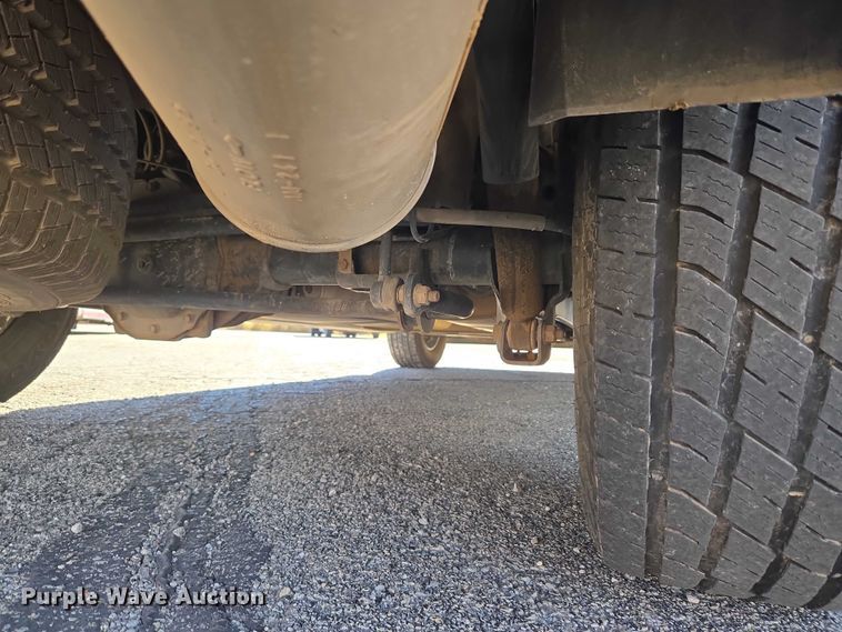 image for item ET5240 2012 Chevrolet Suburban SUV