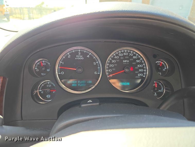 image for item ET5240 2012 Chevrolet Suburban SUV