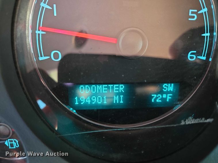 image for item ET5240 2012 Chevrolet Suburban SUV