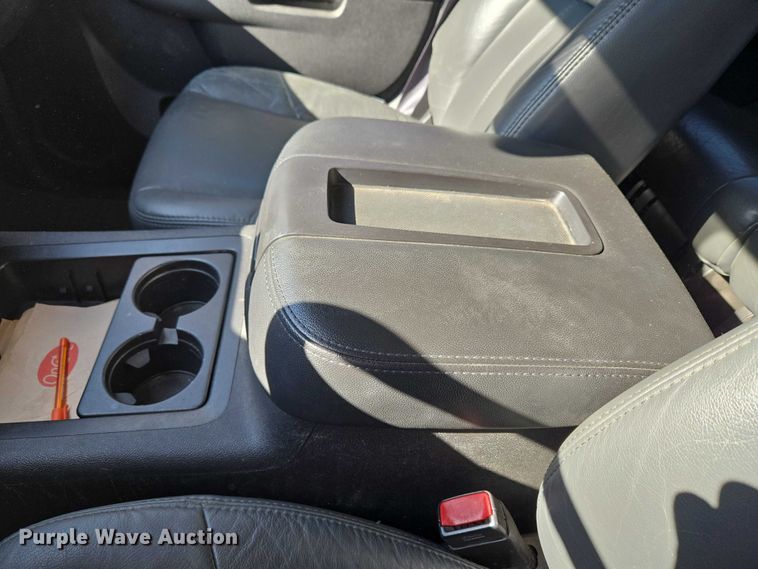 image for item ET5240 2012 Chevrolet Suburban SUV