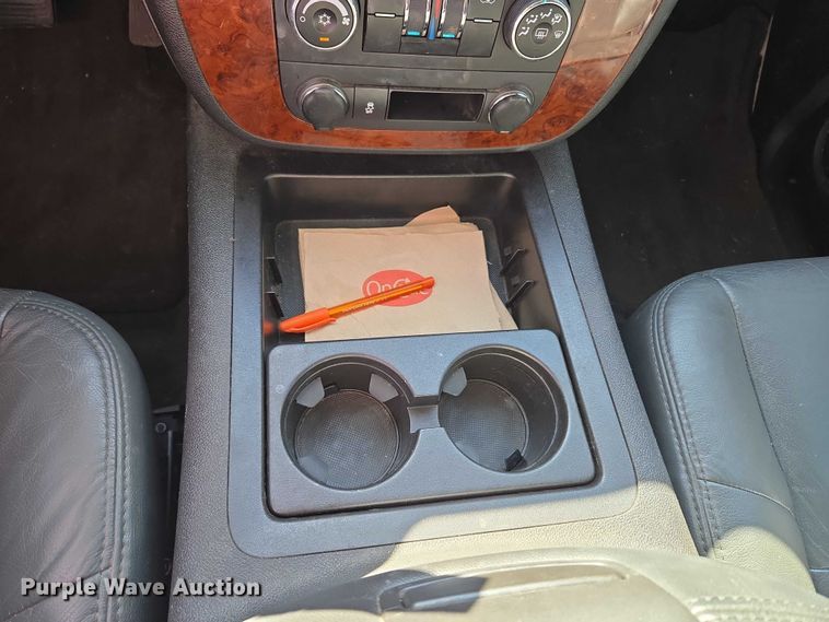 image for item ET5240 2012 Chevrolet Suburban SUV