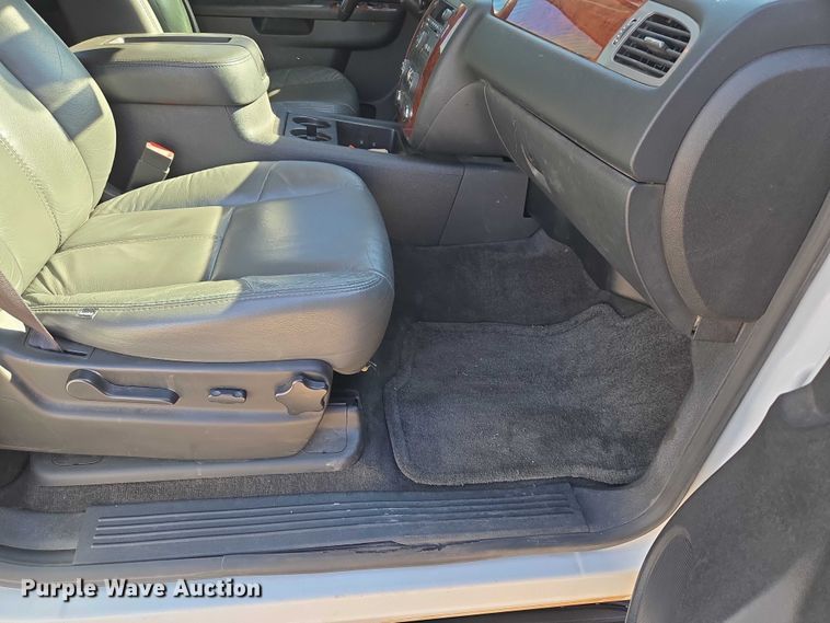 image for item ET5240 2012 Chevrolet Suburban SUV