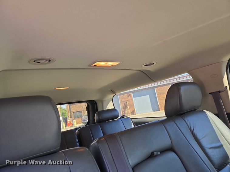 image for item ET5240 2012 Chevrolet Suburban SUV