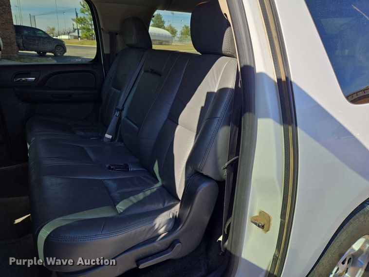 image for item ET5240 2012 Chevrolet Suburban SUV