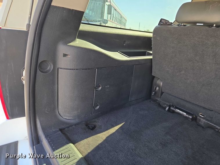 image for item ET5240 2012 Chevrolet Suburban SUV