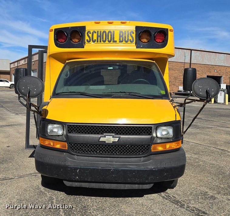 image for item ET5241 2014 Chevrolet Express school bus