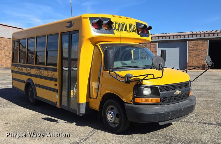 image for item ET5241 2014 Chevrolet Express school bus
