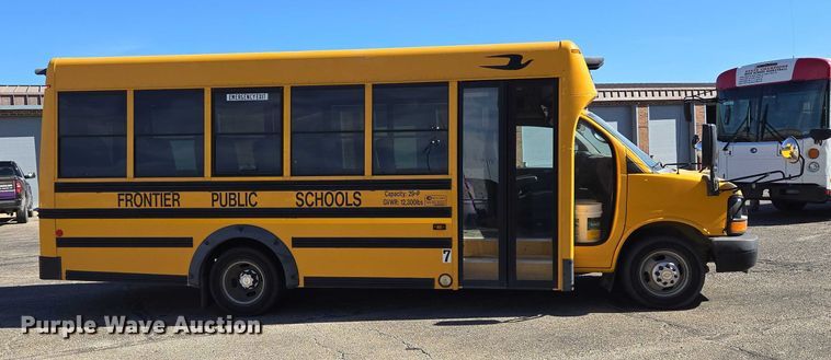 image for item ET5241 2014 Chevrolet Express school bus
