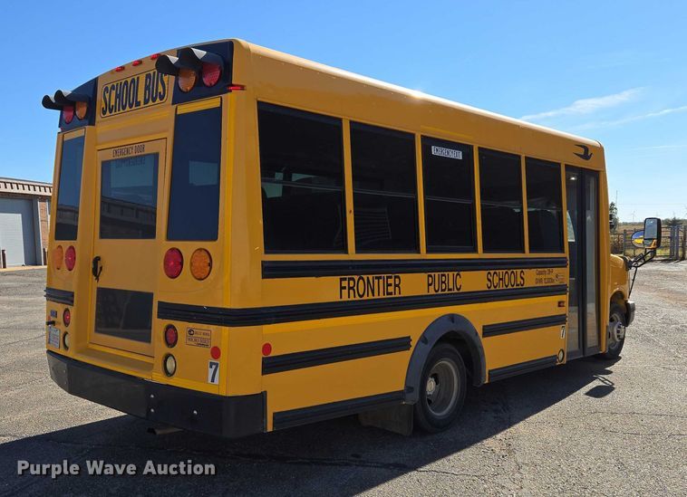 image for item ET5241 2014 Chevrolet Express school bus