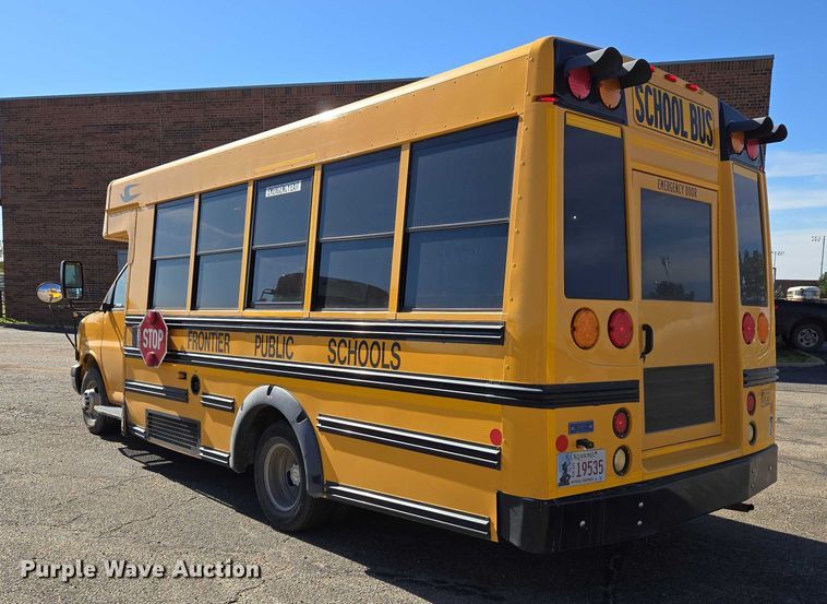 image for item ET5241 2014 Chevrolet Express school bus