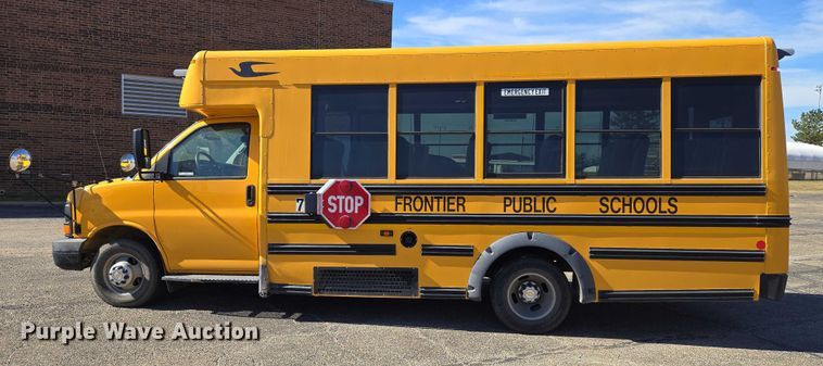 image for item ET5241 2014 Chevrolet Express school bus